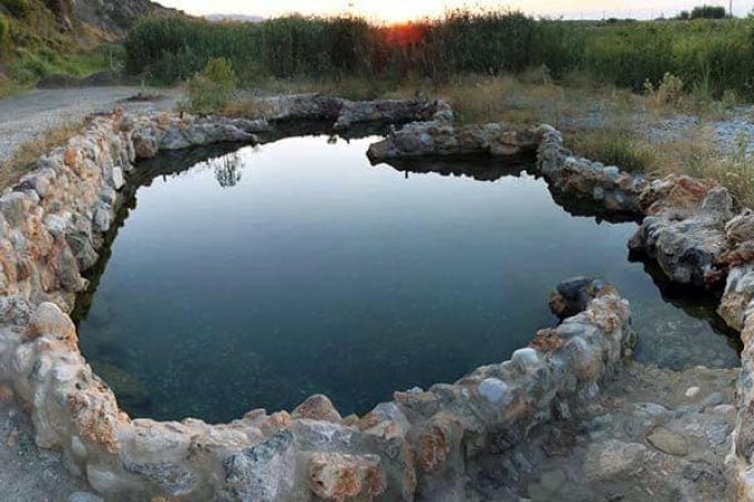 Ιαματικές πηγές Καμένων Βούρλων