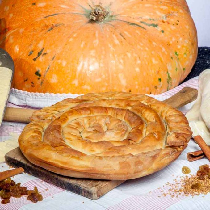 Χειροποίητη θρακιώτικη κολοκυθόπιτα