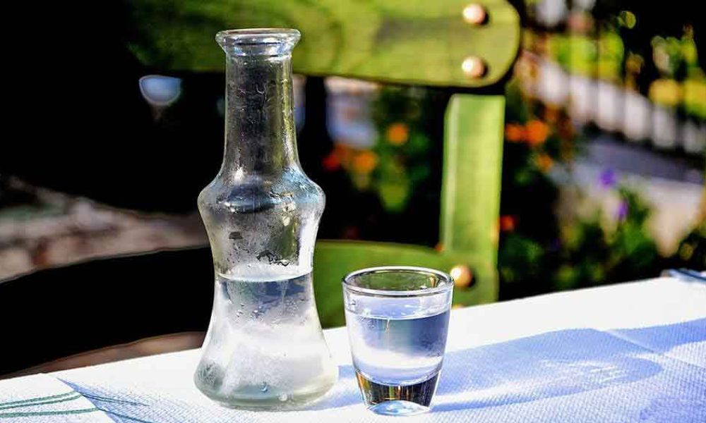 tsipouro tsikoudia